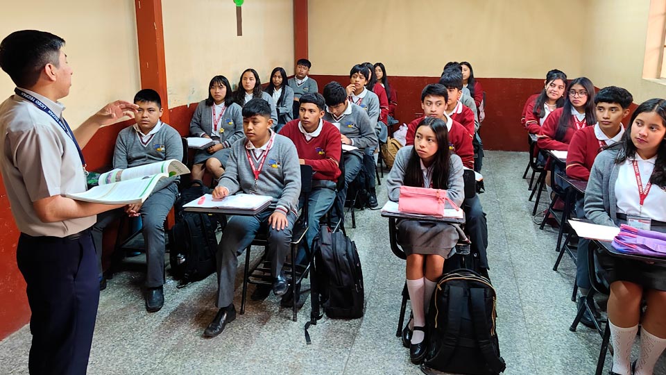 Estudiantes de Básico - Liceo Tecpán
