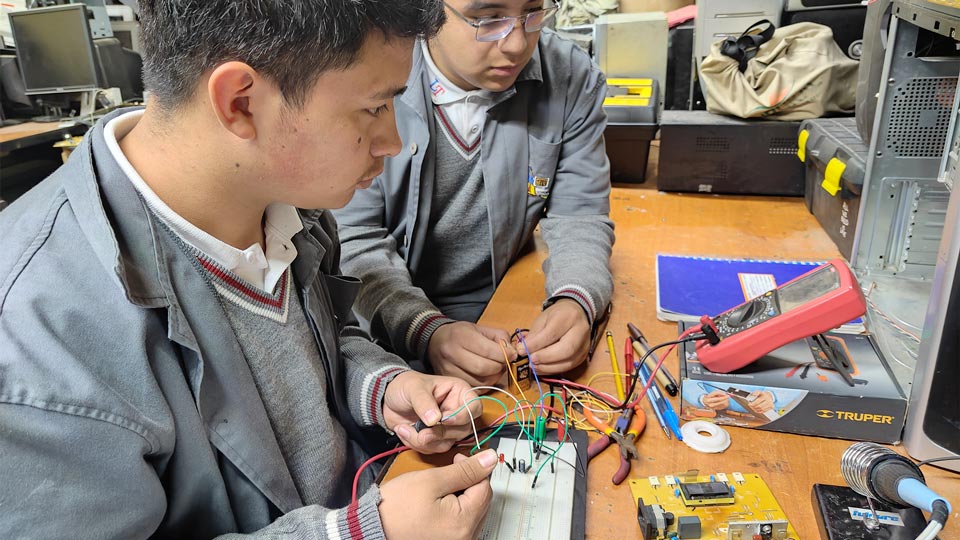 Circuitos Electrónicos